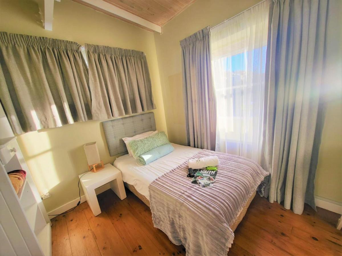 Point Village Guest House 모젤베이 외부 사진