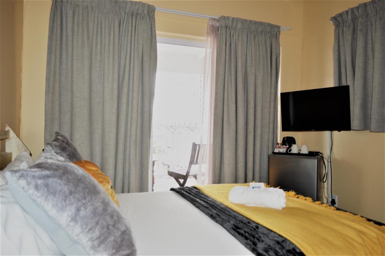 Point Village Guest House 모젤베이 외부 사진
