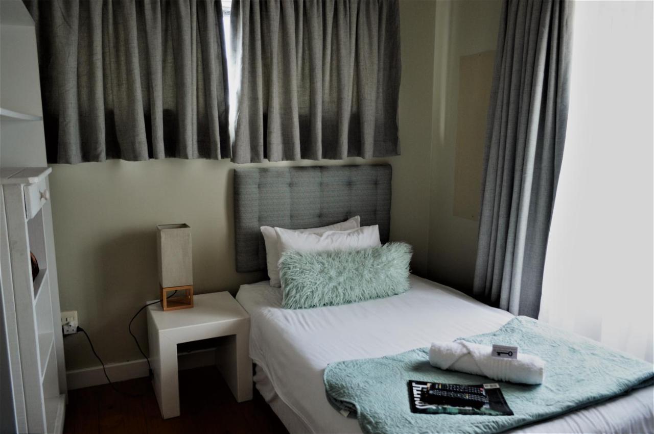Point Village Guest House 모젤베이 외부 사진